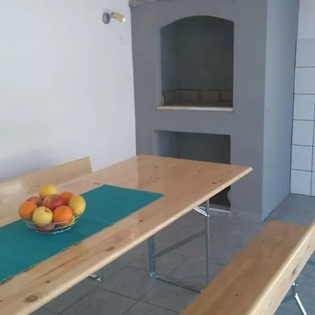 Toni Lägenhet Gata